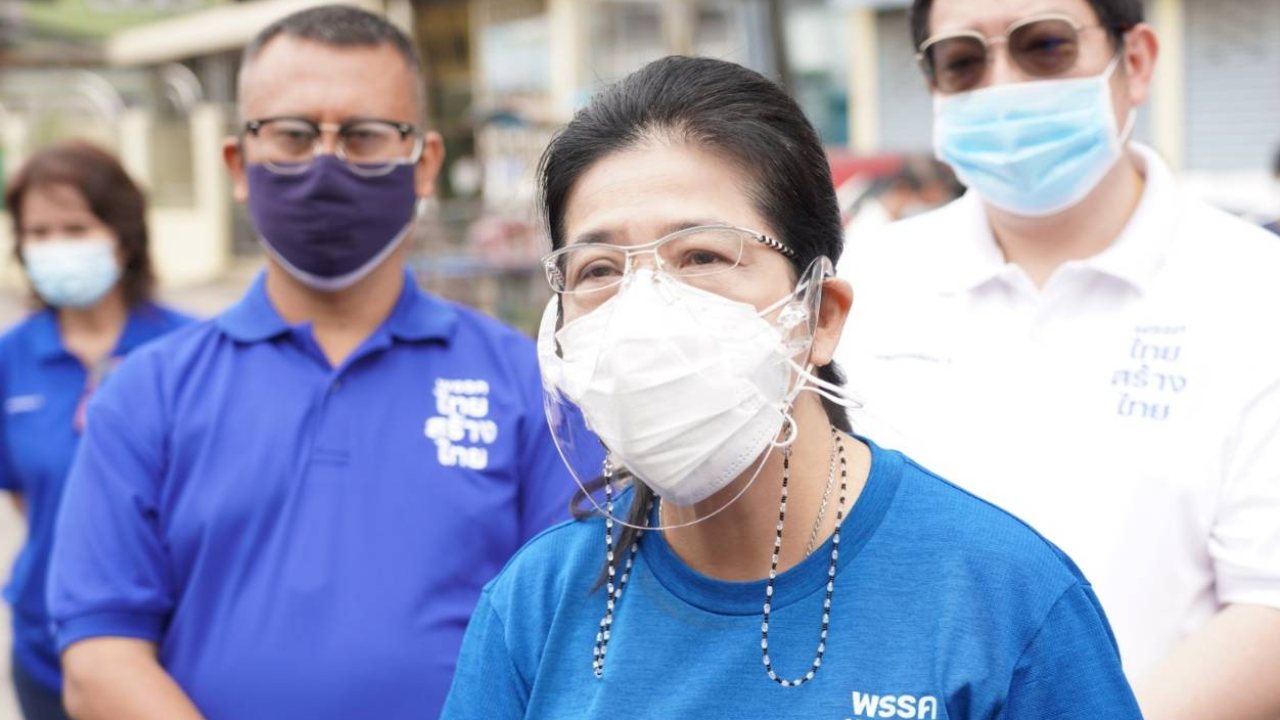 "สุดารัตน์" เยี่ยมชุมชนหัวรถจักรตึกแดง ยกเป็นชุมชนตัวอย่างแก้โควิด-19