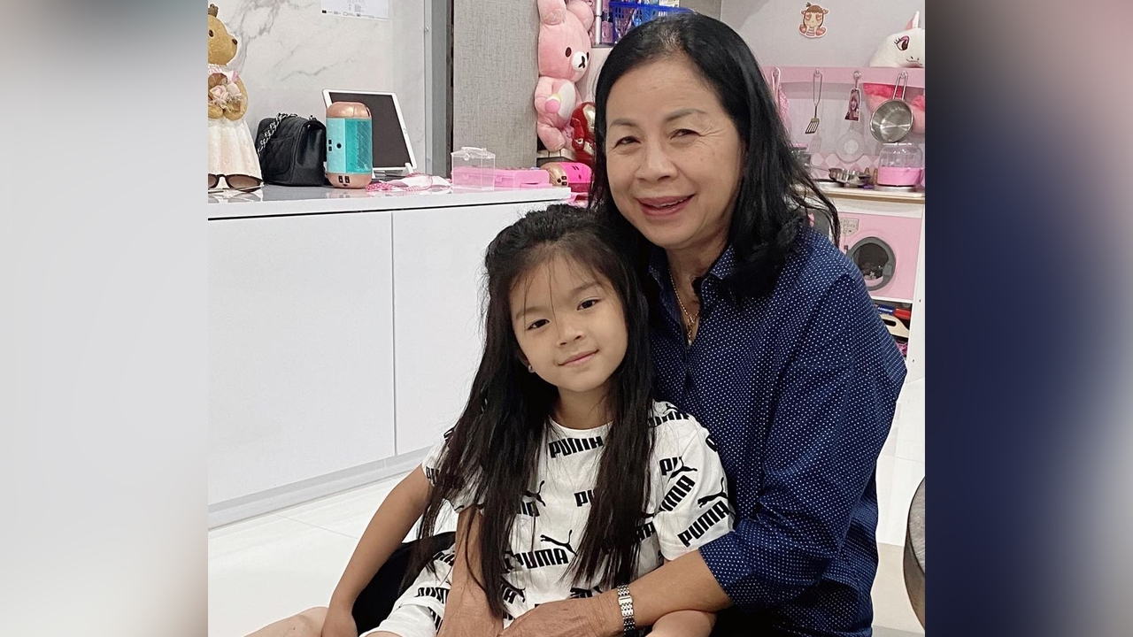 โมเมนต์น่ารัก น้องมะลิ สุดคิดถึงวิดีโอคอลหาคุณย่าและน้องปลาวาฬ