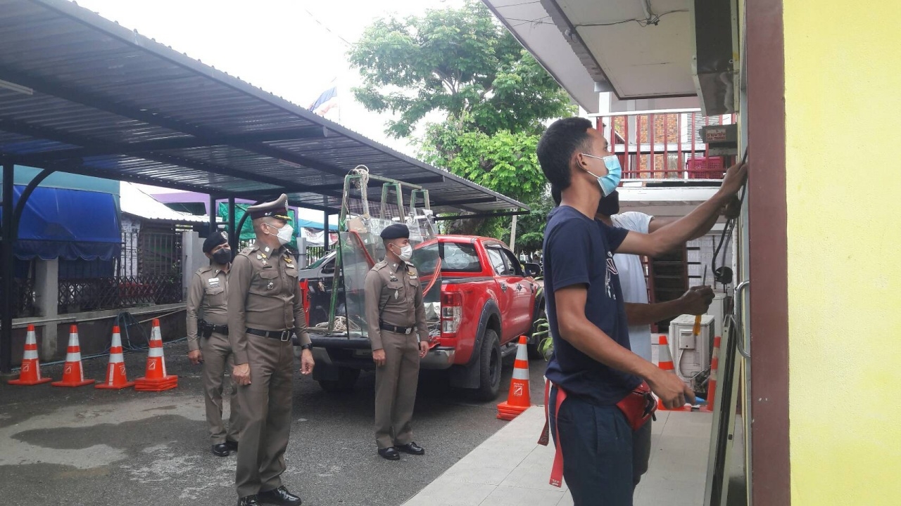 สภ.เมืองนครสวรรค์ ปรับฮวงจุ้ยห้องทำงาน 05 พร้อมตั้งชุดปราบยาใหม่