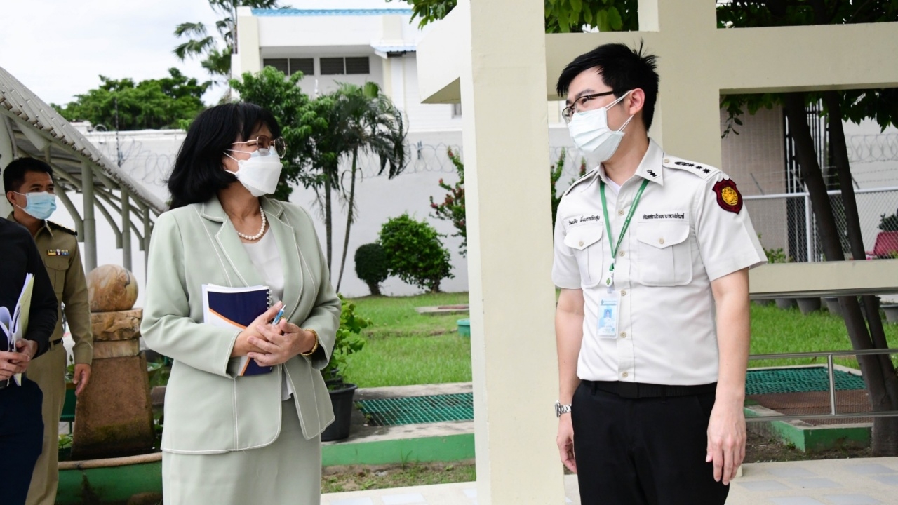 กสม. บุก รพ.เรือนจำ โทรคุย "เพนกวิน" หวังคุ้มครองผู้ต้องขังคดีการเมือง