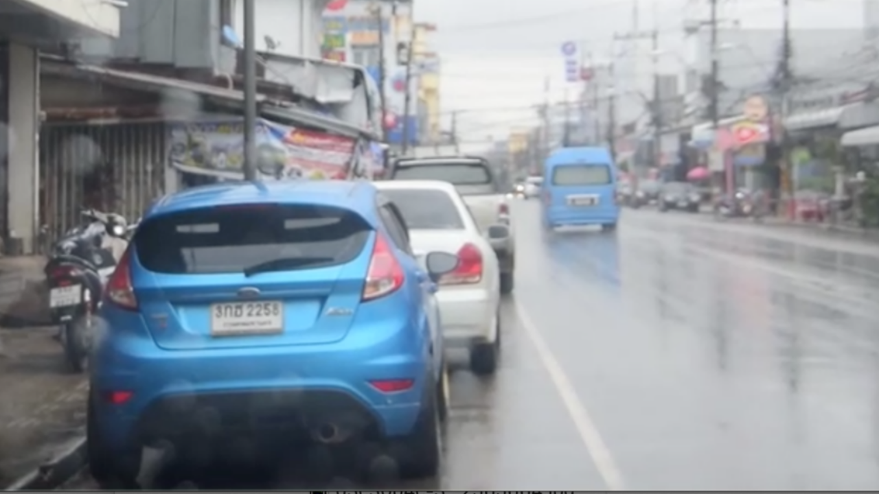 ออกหมายเรียก เฮียตี๋ขายเหล็ก เจ้าของ "ฟอร์ดในตำนาน" ขับเป็นงูเลื้อย