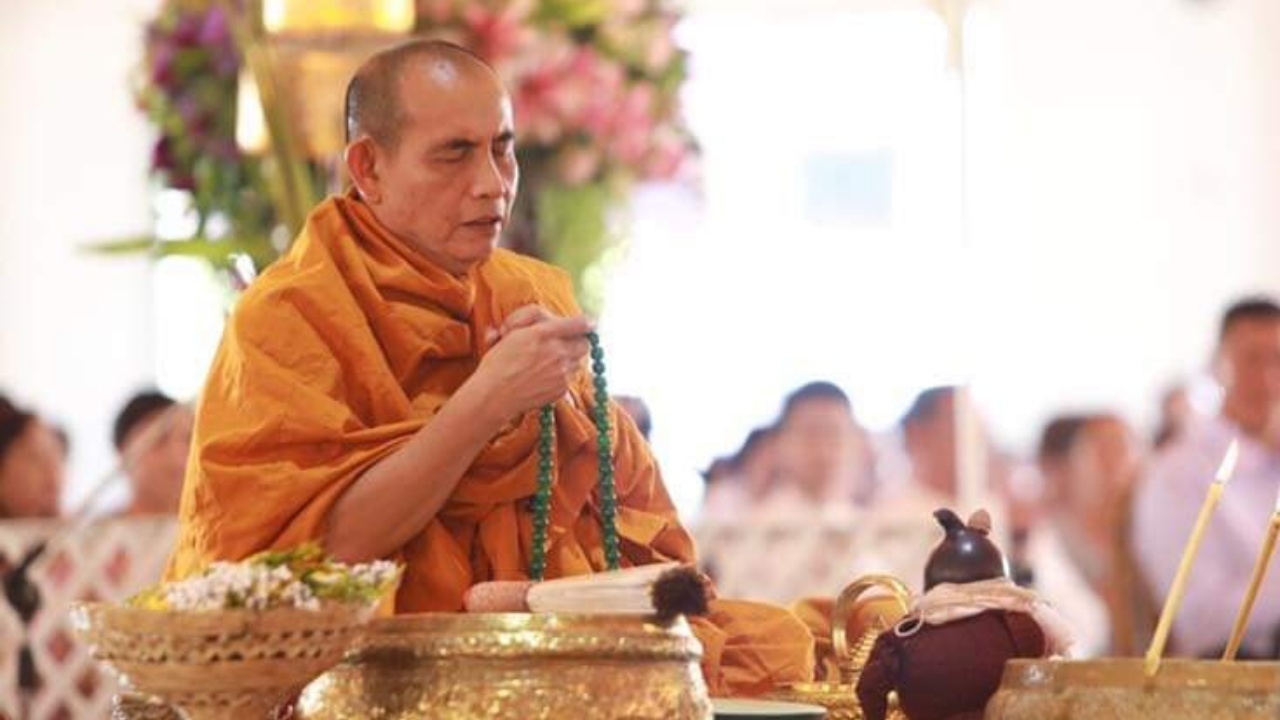 "พระครูบาบุญชุ่ม" เขียนจดหมายจากถ้ำถึงลูกศิษย์ อธิษฐานขอให้โรคระบาดหมดไป