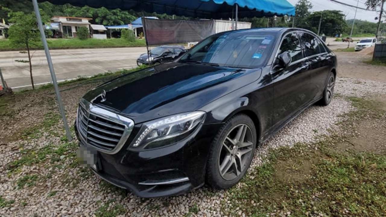 ด่านแม่สอดรวบหนุ่มใหญ่ขับเบนซ์ ใส่เสื้อกั๊กตำรวจ ขนต่างด้าวจะไปส่ง กทม.