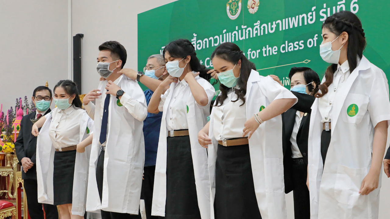 เห็นชอบ ให้แพทย์จบใหม่ต้องสอบใบอนุญาตประกอบวิชาชีพผ่านจึงทำสัญญาใช้ทุนได้