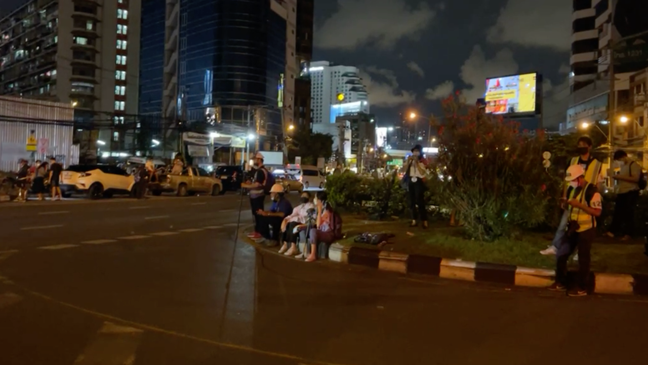 ม็อบแยกดินแดง พบมีรวมตัว มีเสียงดังคล้ายประทัด แต่ยังไร้เหตุรุนแรง