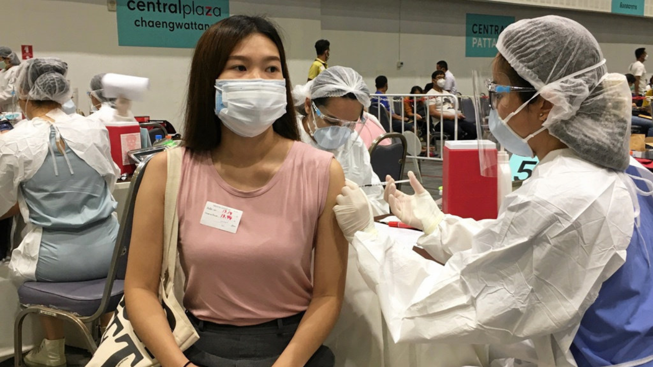 ยอดฉีดวัคซีนไทยสะสมเกือบ 41 ล้านโดสแล้ว วานนี้ฉีดได้ 6.7 แสนโดส