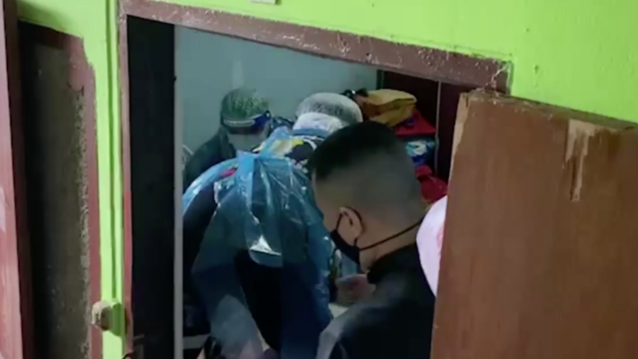 มีดปักอกแม่พิการตายคาเตียง คาดลูกชายก่อเหตุ เพราะเหนื่อยจะดูแล