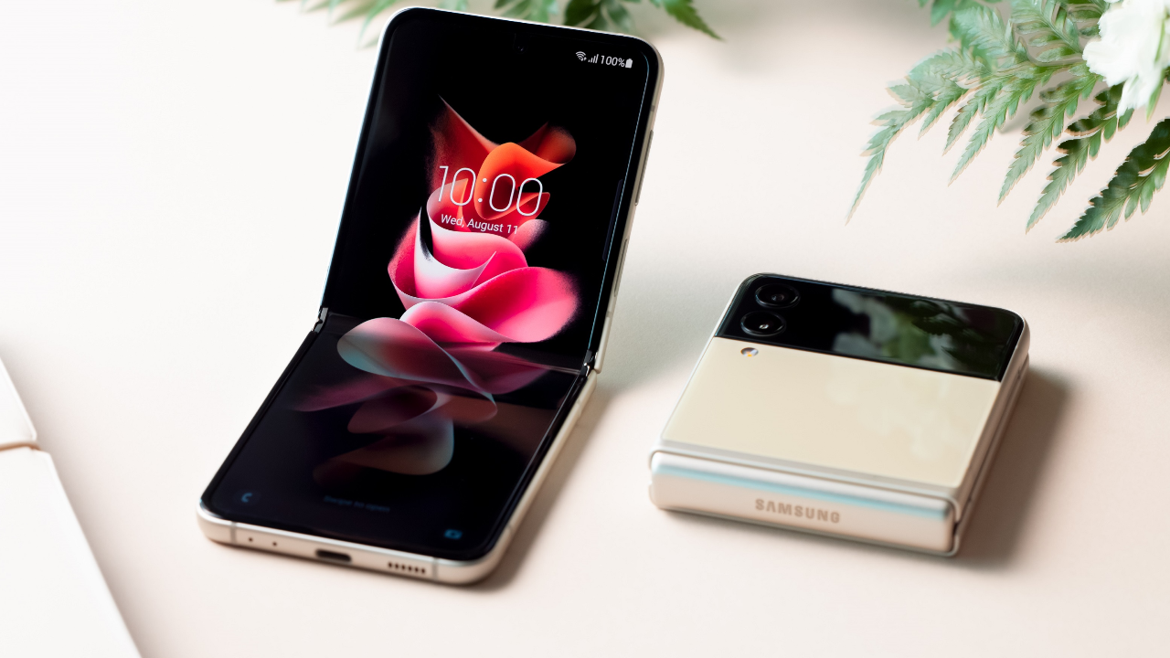 ซัมซุง ปลุกกระแสมือถือจอพับ Galaxy Z Fold3 และ Flip3 5G ยอดจองพุ่ง 8 เท่า
