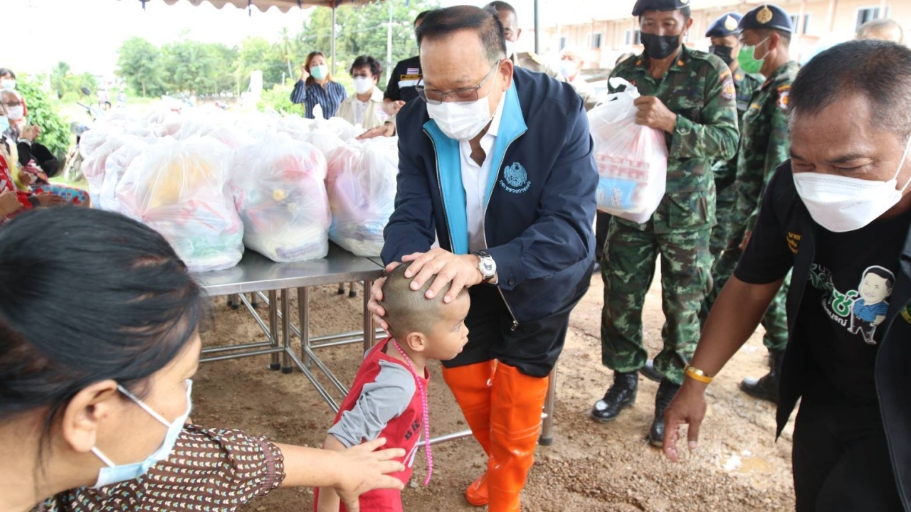 "นายกฯ" มอบ "สันติ" เกาะติดสถานการณ์น้ำท่วมเพชรบูรณ์ เร่งระดมช่วยเหลือ