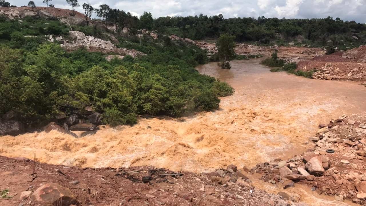 เข้าวันที่ 2 จนท.กู้ภัยยังไม่พบร่างหนุ่ม 15 ปีโดนน้ำพัดจมหายที่ชัยภูมิ