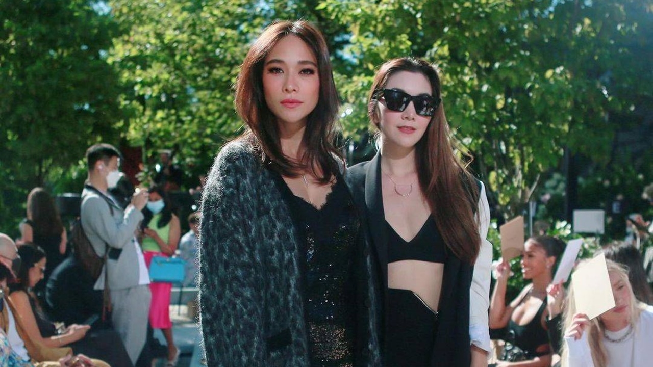 แฟนๆ เซอร์ไพรส์ พลอย-วุ้นเส้น ร่วมชมแฟชั่นโชว์แบรนด์ดังระดับโลก