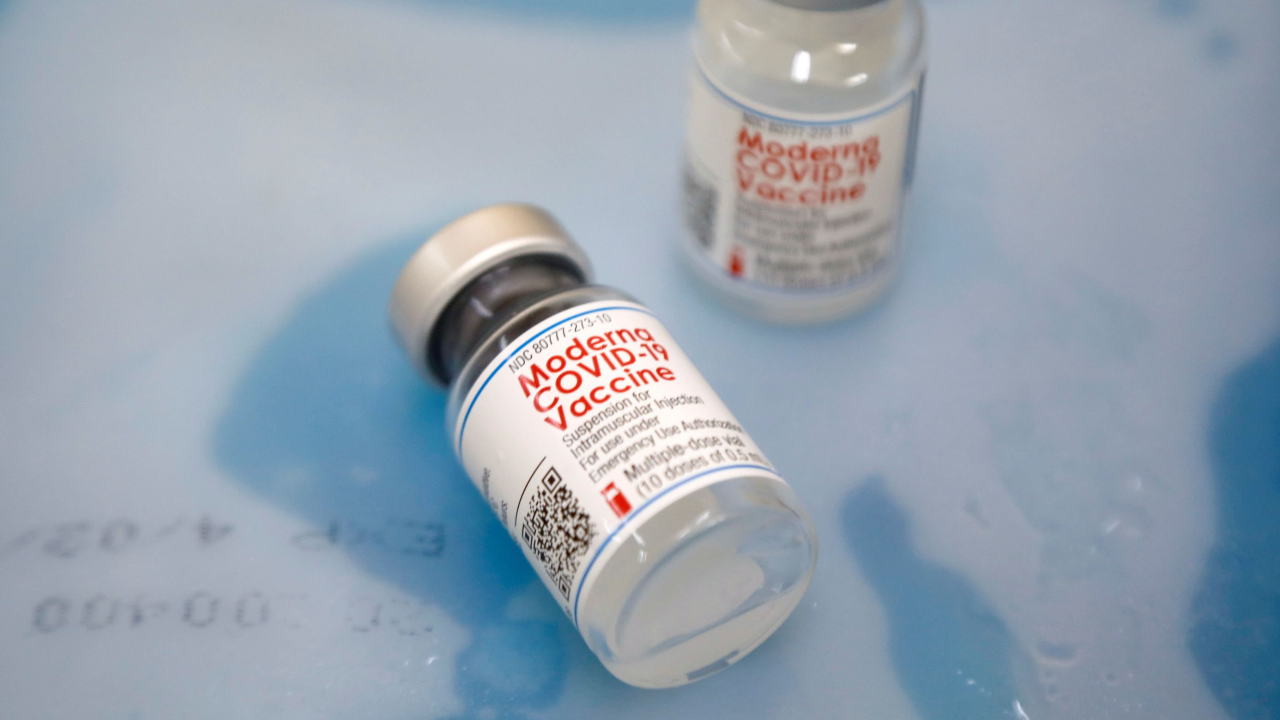 แนะคนรับซิโนแวคครบ ปรึกษาแพทย์ก่อนฉีดโมเดอร์นาเข็ม 3 ชี้ยังไร้ข้อมูลรองรับ