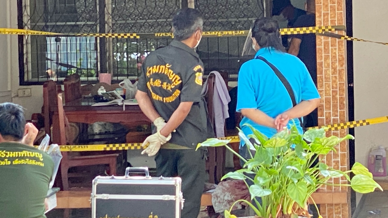 พ่อเฒ่า 83 ถูกจับฆ่าเมียวัย 76 แทงพรุน 14 แผลตายคาบ้าน