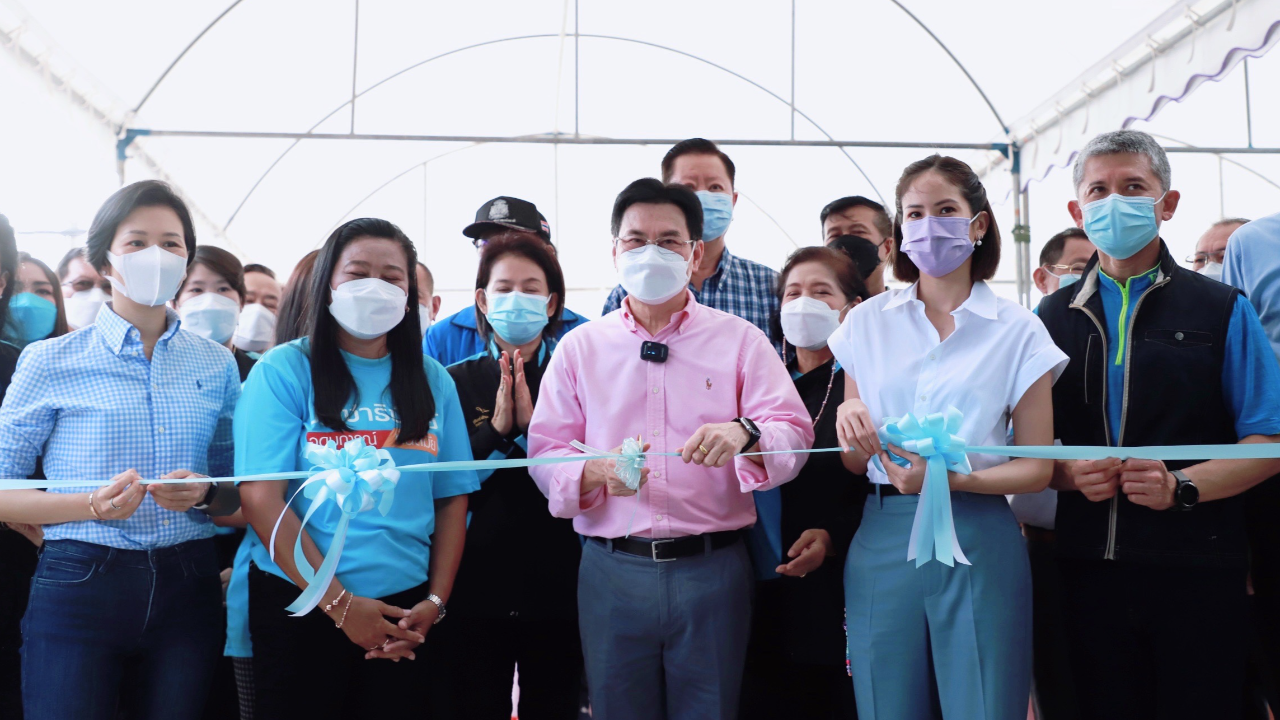 ปชป. เปิดตัว 7 ส.ก.หญิง แจง ไม่เปิดตัวผู้สมัครผู้ว่าฯ กทม. เหตุรอเวลาเหมาะสม