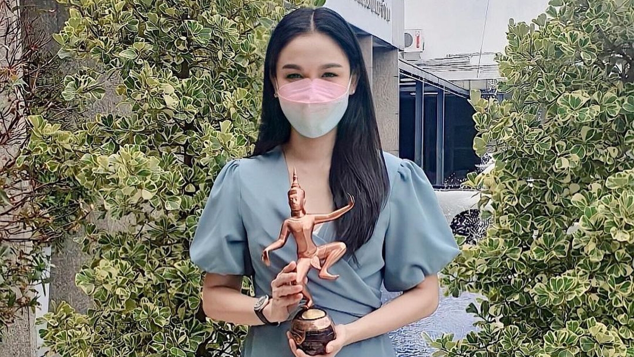 นางเอกเจ้าบทบาท "กบ สุวนันท์" จิตตกร้องไห้หนักในละคร จนคว้ารางวัลนาฏราชมาได้