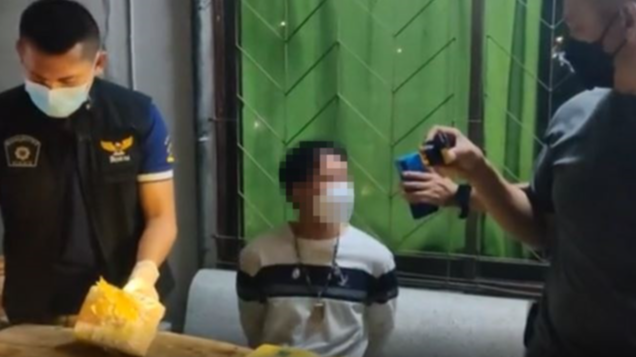 "ไม่รู้จักเข็ด" รวบเดนคุก คดียานรก ลอบขนยาบ้าแสนเม็ด คาด่านที่เชียงราย