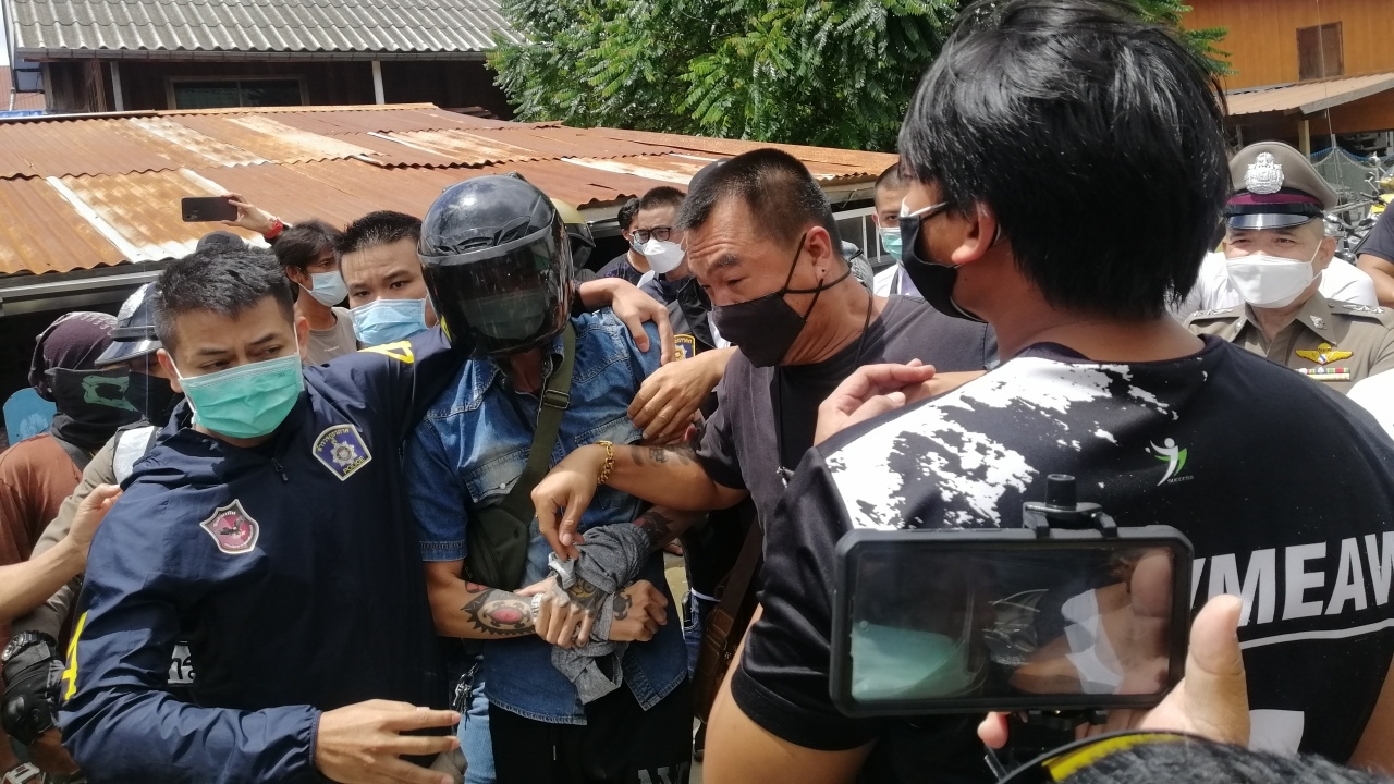 คุม "ไอ้ดิว" ฆ่าเปลือยลูกสาวนายจ้างทำแผน เกือบโดนรุมยำ อ้างพลั้งมือฆ่า (คลิป)