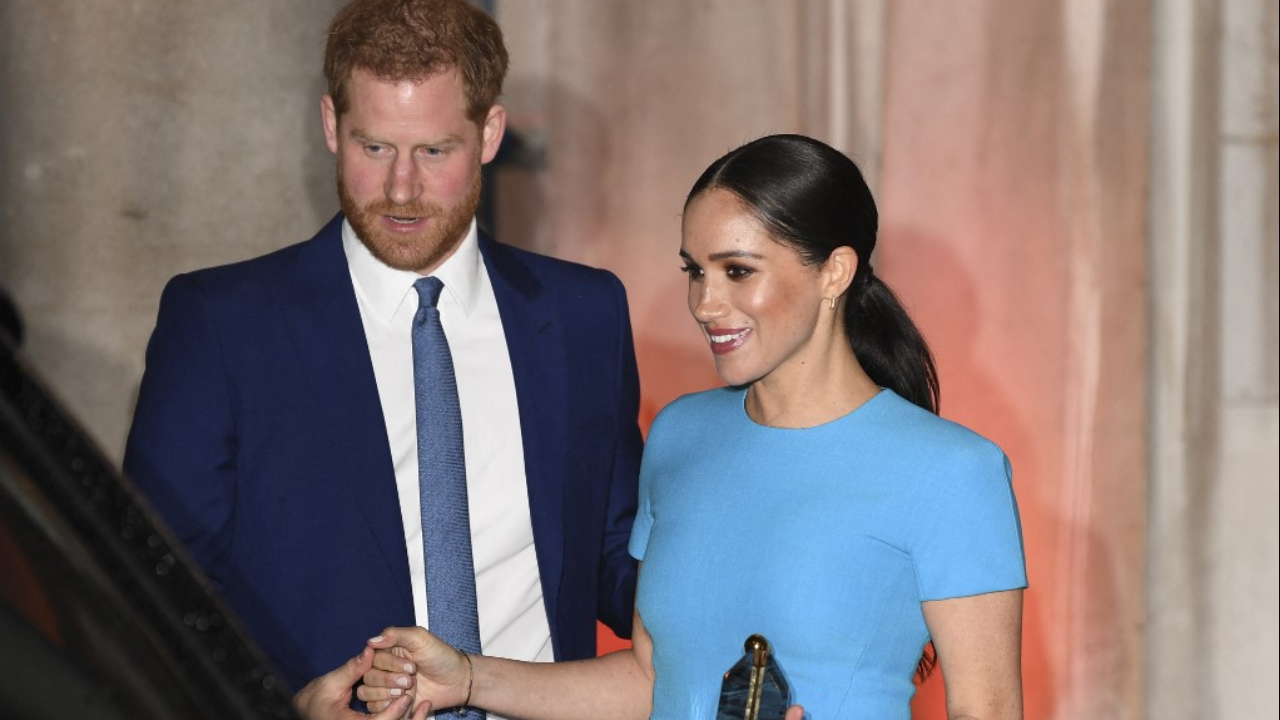 "แฮร์รี่-เมแกน" โต้ข่าว เมแกนสวมแหวนเพชรที่ได้รับเป็นของขวัญจากตอ.กลาง