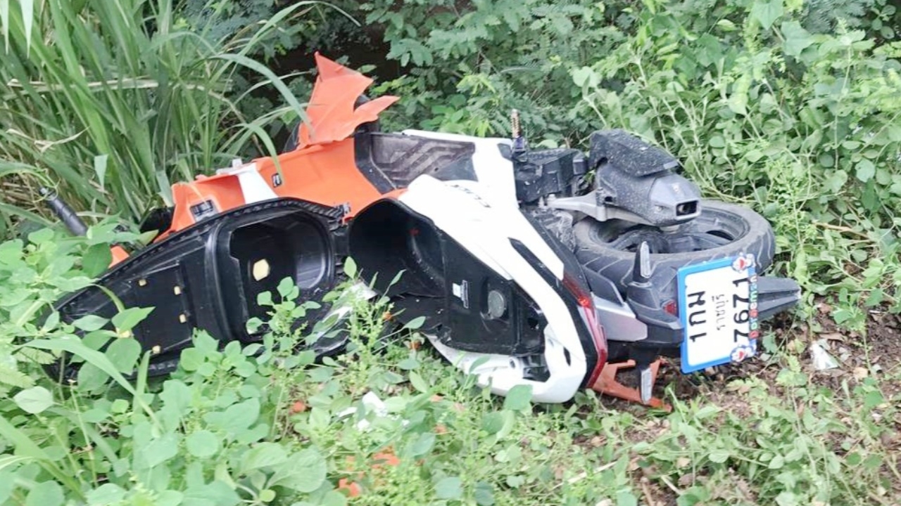 พม่าเมาซิ่ง พุ่งชน จยย.เด็กไทยวัย 13 ออกจากซอยสนั่น-ตายคู่คาถนน