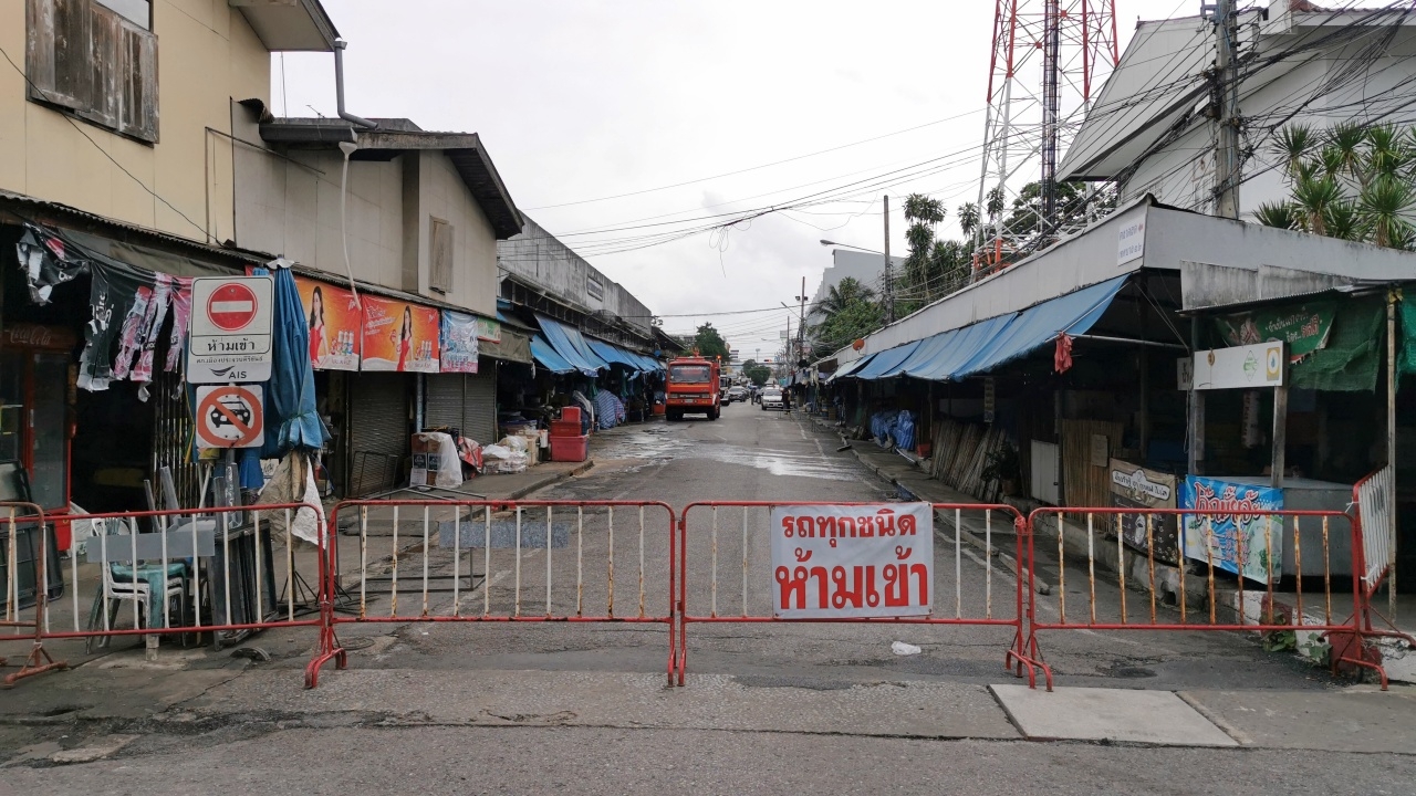 ปิดตลาดสด 3 แห่งเมืองประจวบคีรีขันธ์ แม่ค้าเดือดร้อนหนัก สินค้าตกค้างหลายหมื่น