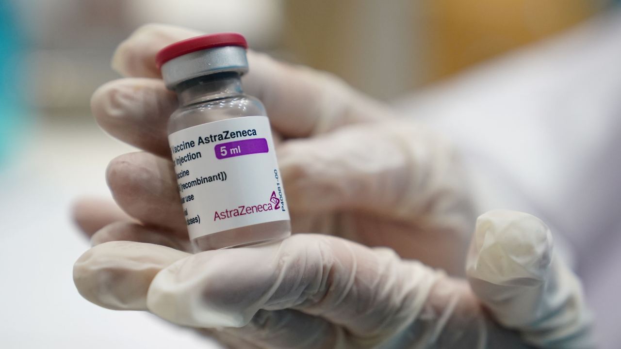 “สาธิต” ยอมรับ แอสตราเซเนกา ขยายส่งมอบวัคซีนให้ไทยออกไปถึง พ.ค. ปี 65