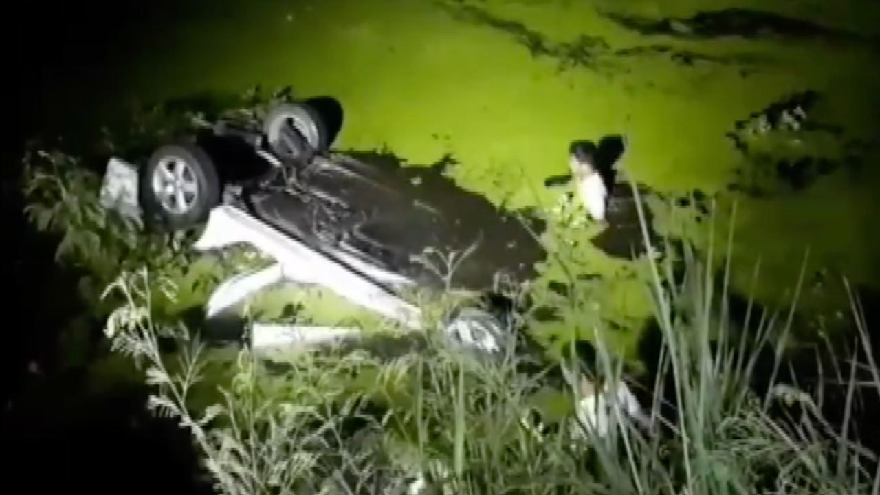 หญิงวัย 56 กลับจากเยี่ยมสามี รถตกคลองตาย 2 ศพ ญาติเชื่อเรื่องอาถรรรพณ์