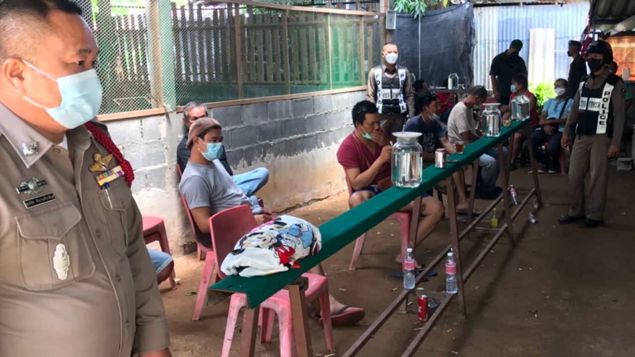 จับอีก บ่อนปลากัดที่ภูเก็ต รวบ 20 เซียนพนัน มั่วสุมไม่สนโควิด 