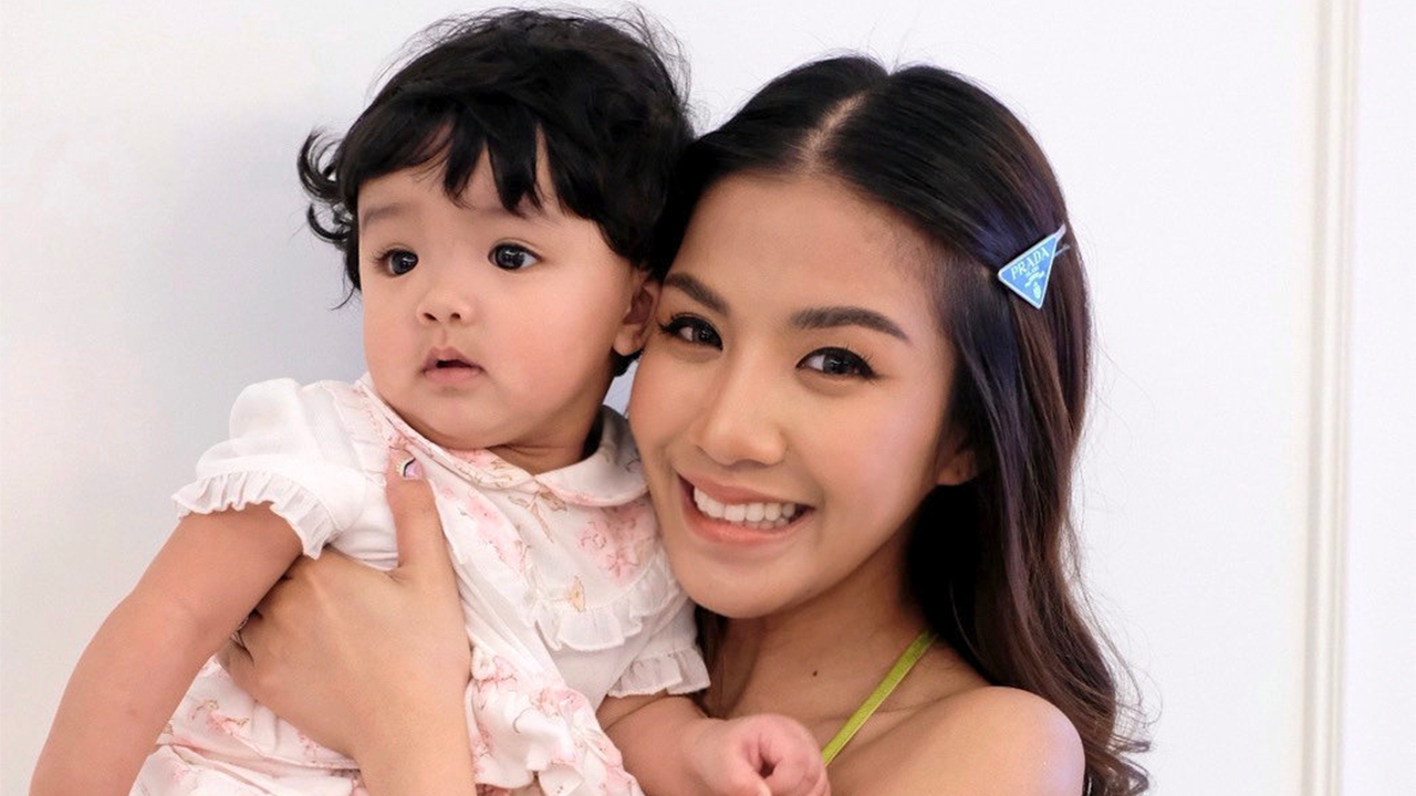 “ใบเตย อาร์สยาม” จับ “ลูกสาว” ปั้นคอนเทนต์สุดคูล ยังไม่ต้องลุ้นทายาทคนที่สอง