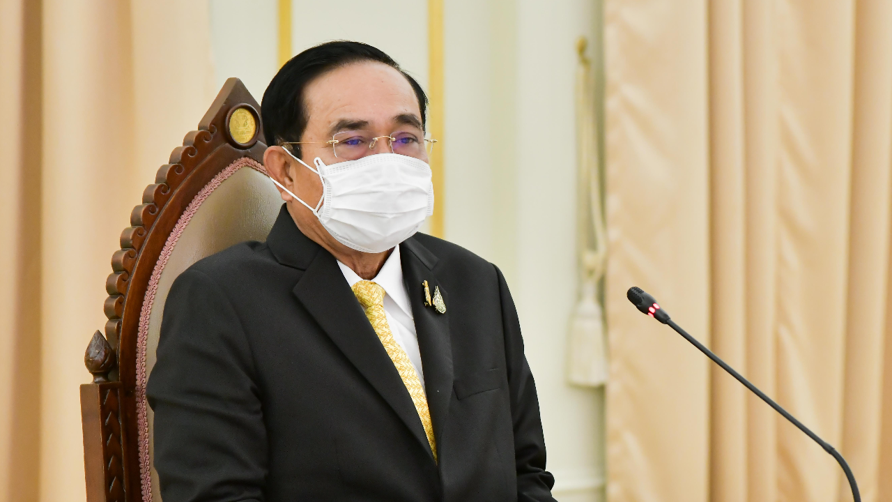 นายกฯ กลับเข้าทำเนียบถก ศบค.ทันที ตามสถานการณ์โควิด-วัคซีน หลังกักตัวครบ