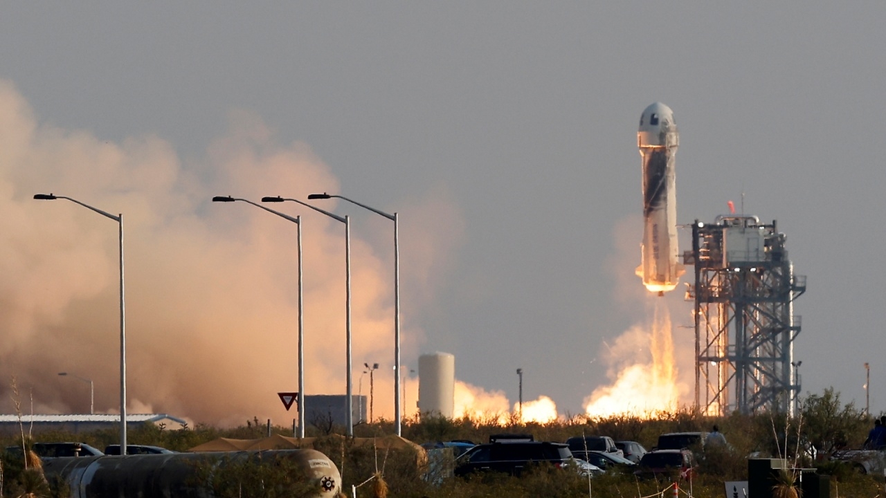 เฮลั่น เจฟฟ์ เบซอส ขึ้นจรวดของบลูออริจิน ท่องอวกาศครั้งแรกฉลุย