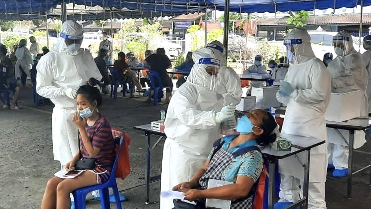 สุพรรณบุรี หวั่นโรงงานไก่ขยายวง ติดเชื้อโควิดพุ่ง 215 ราย ตาย 3