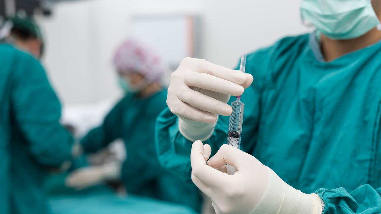 แพทย์ รพ.รามาฯ-จักรีนฤบดินทร์ สุดทน จี้ รัฐบาลเร่งหาวัคซีน mRNA และแบบโปรตีน