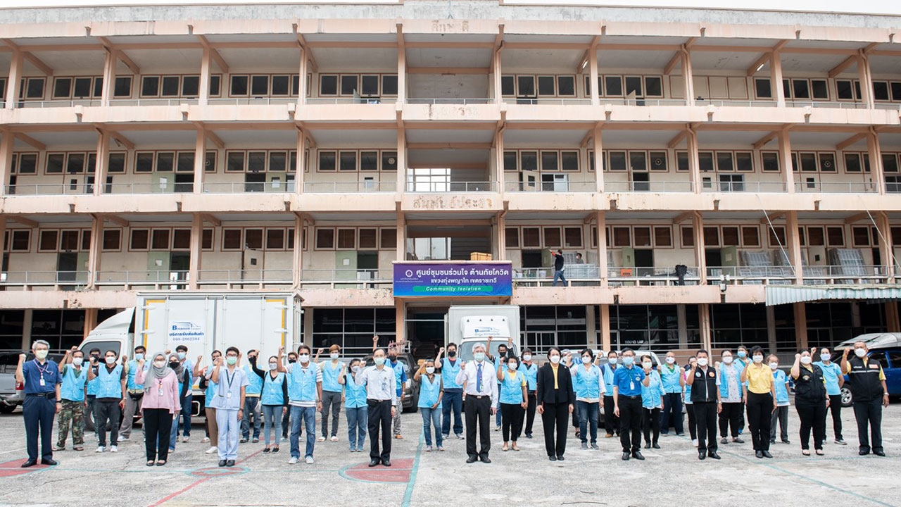 รามาธิบดี จับมือ 9 ชุมชน เปิดศูนย์กักตัวผู้ป่วยสีเขียว "Community Isolation"