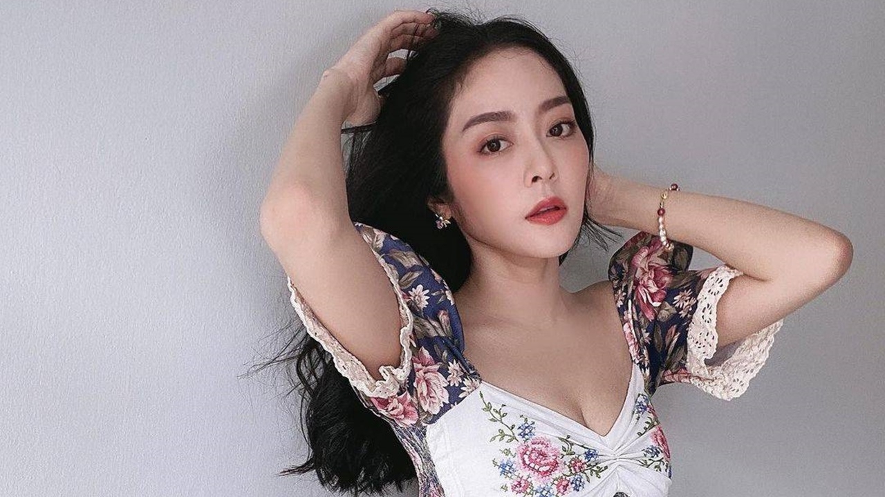 แก้มบุ๋ม ไลฟ์สดขายของ เจอคนคอมเมนต์หยาบคาย งานนี้ฟาดกลับเดือด (คลิป)