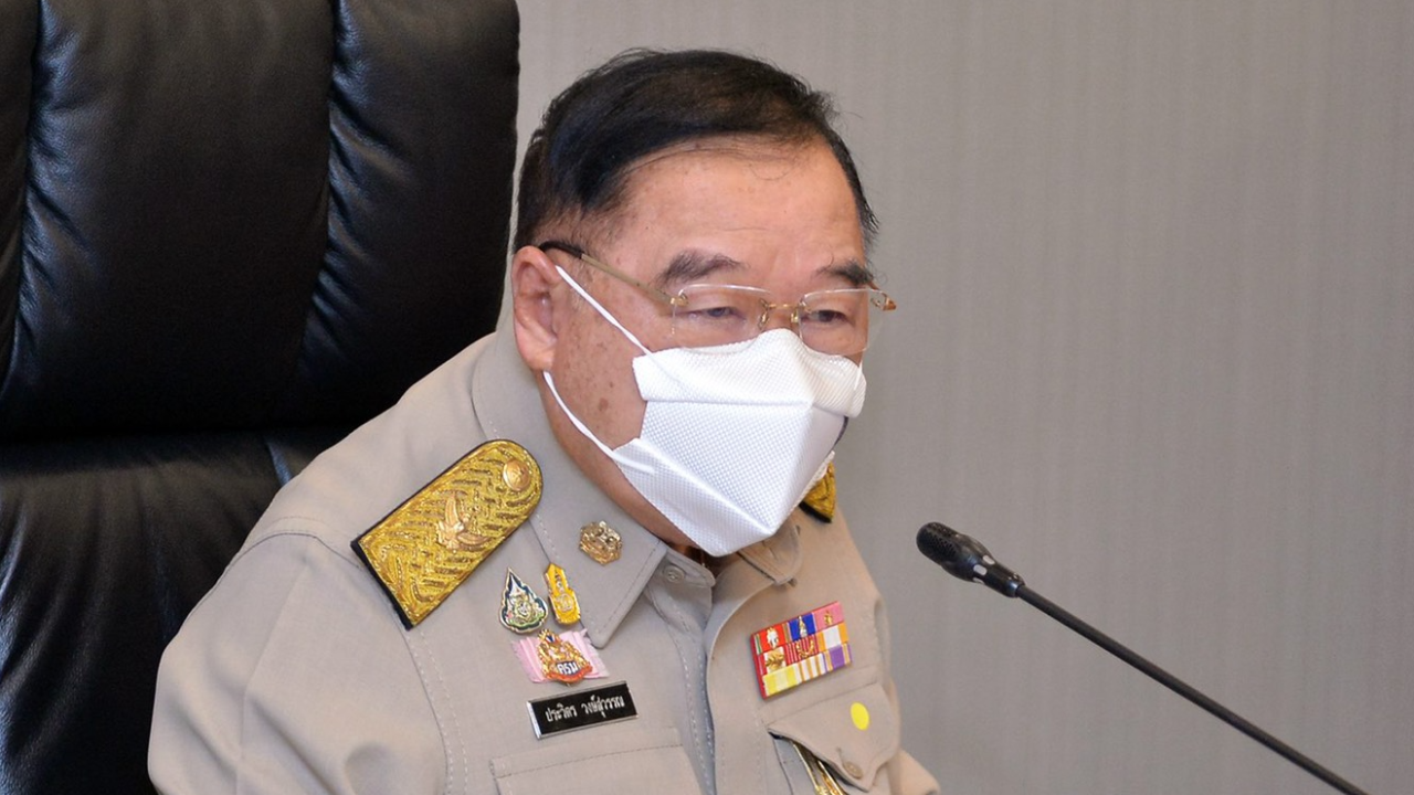 “บิ๊กป้อม” สั่ง ส.ส.พลังประชารัฐ ลุยมอบถุงยังชีพ-ข้าวกล่อง ช่วยประชาชน