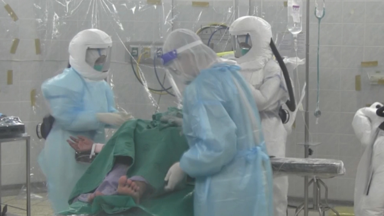 ทีมแพทย์ รพ.พุทธชินราช สุดเจ๋ง ทำคลอดแม่ป่วยโควิด ทารกปลอดภัย