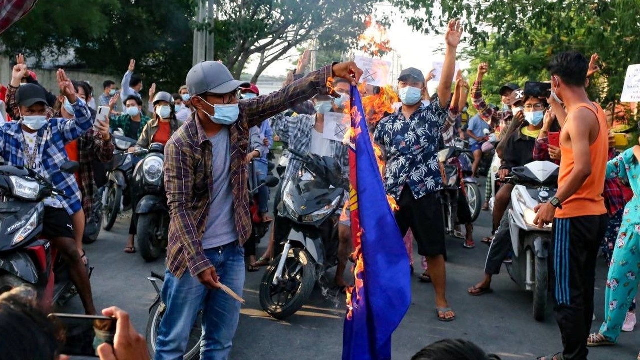 รัฐบาลจีนจีนเสนอตัวนัดอาเซียนถกประเด็นสถานการณ์พม่า