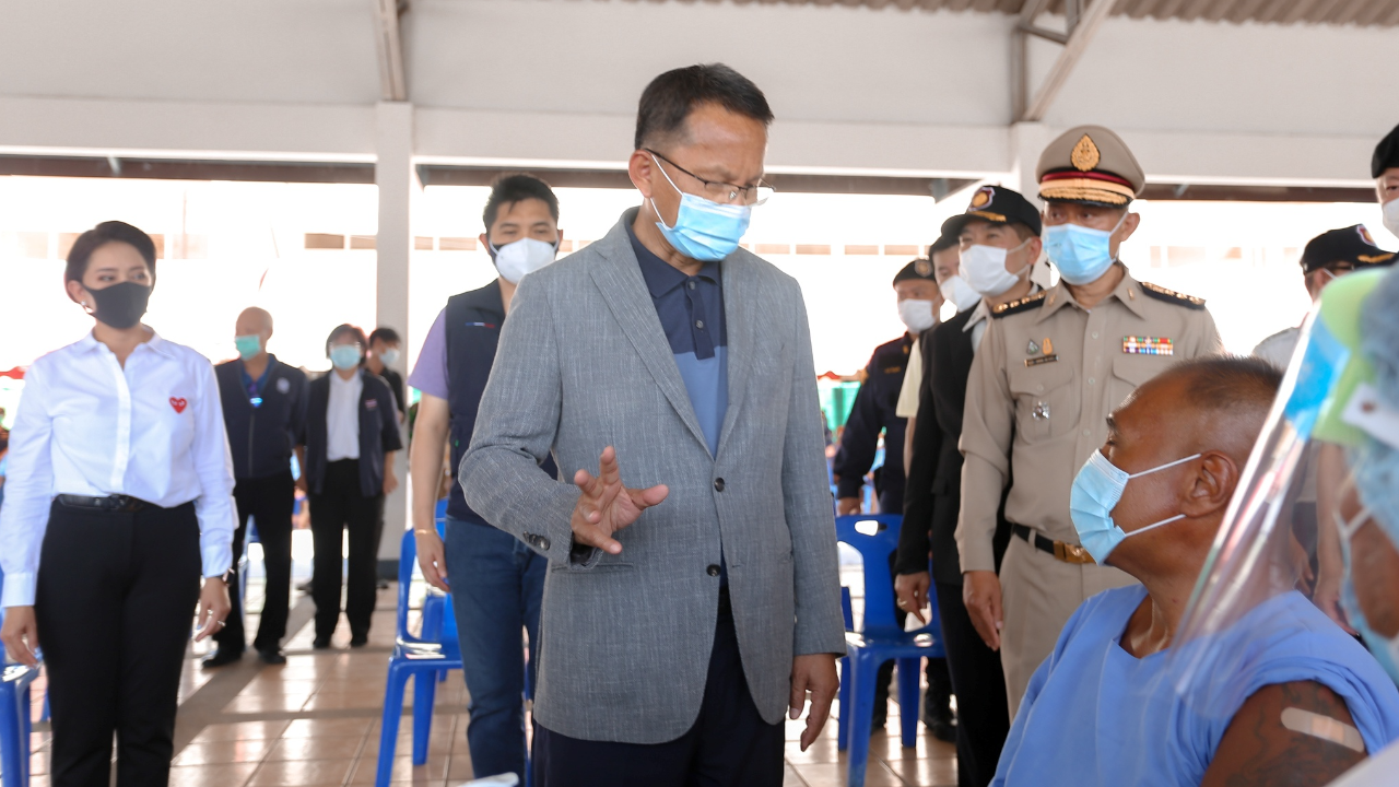 "สมศักดิ์" ลงพื้นที่ทัณฑสถานบำบัดพิเศษปทุมธานี ติดตามฉีดวัคซีนโควิด