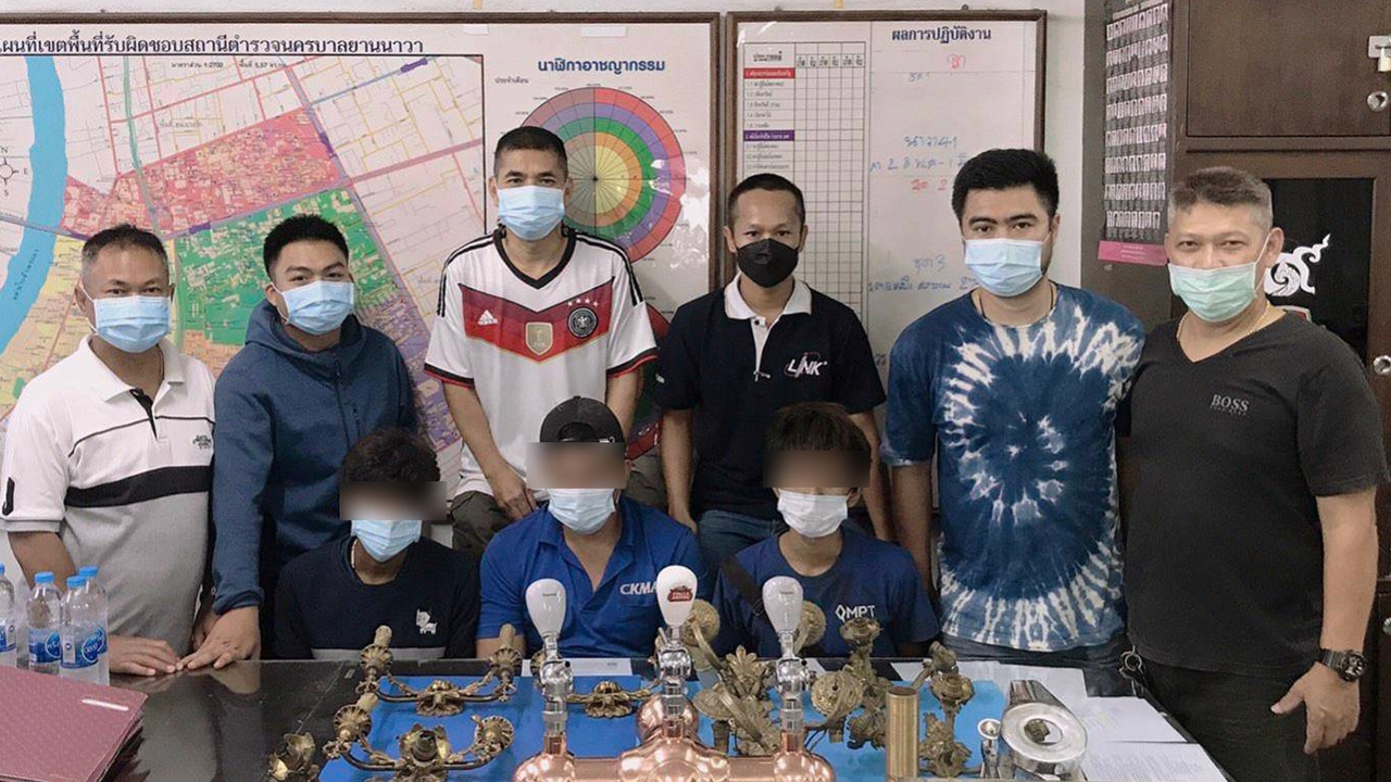 ตำรวจยานนาวา ตามลากคอแก๊งตีนแมวตระเวนลักทรัพย์ หาเงินซื้อยาแบ่งกันเสพ