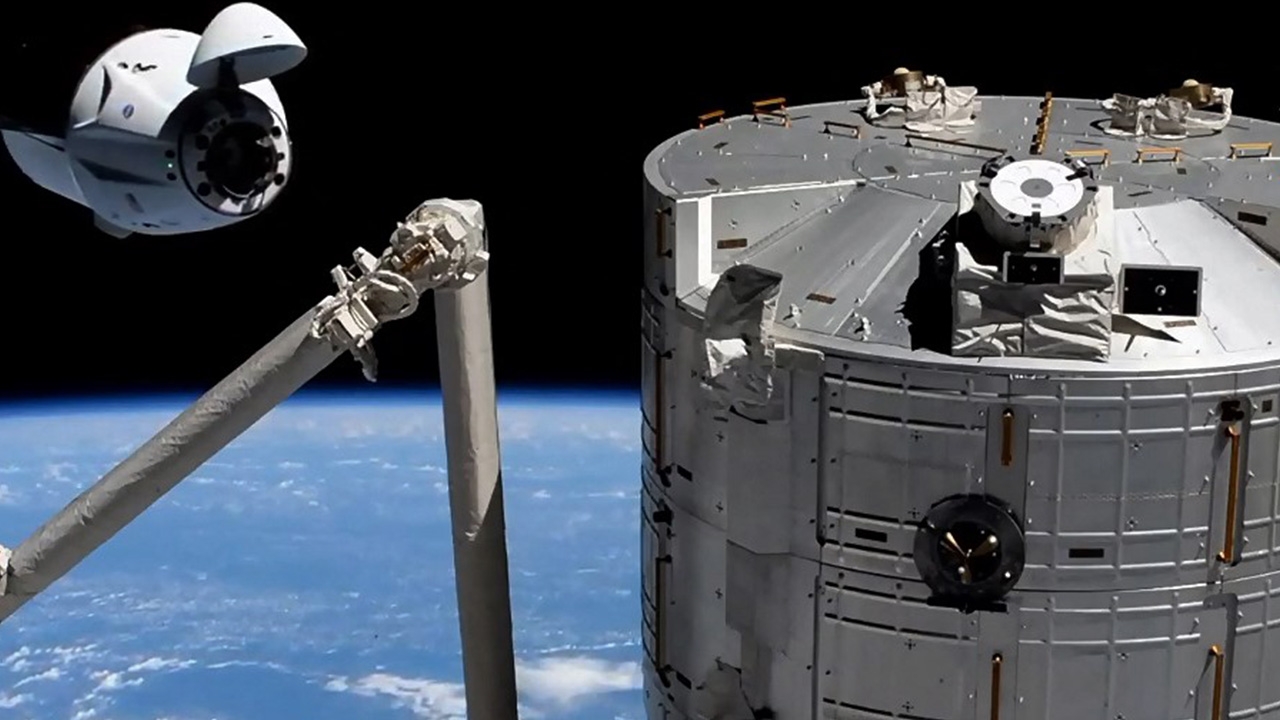 ขยะอวกาศพุ่งชนสถานี ISS แขนกลเสียหายเป็นรูใหญ่