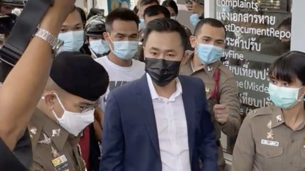 "ลุงพล" ปัดตอบคำถาม ตำรวจคุมตัวขึ้นรถผู้ต้องหา ไปขึ้น ฮ.