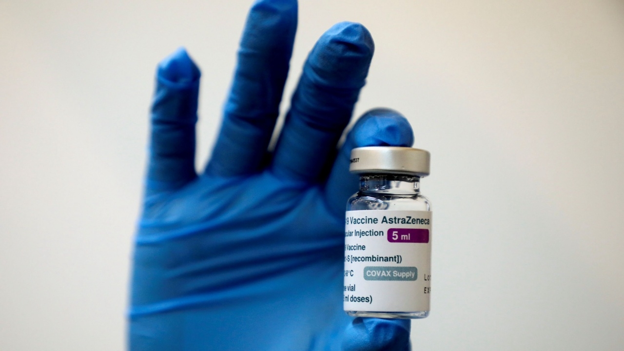 "หมอมนูญ" ตั้งคำถาม ทำไมไม่ให้ฉีด "แอสตราฯ" เข็มเดียว ในภาวะวัคซีนขาดแคลน 