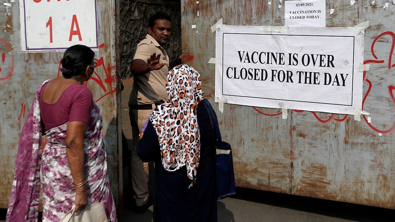 ศาลสูงอินเดียวิจารณ์ นโยบายวัคซีนโควิดของ รบ.นายกฯโมดี จองฉีดผ่านแอปฯ