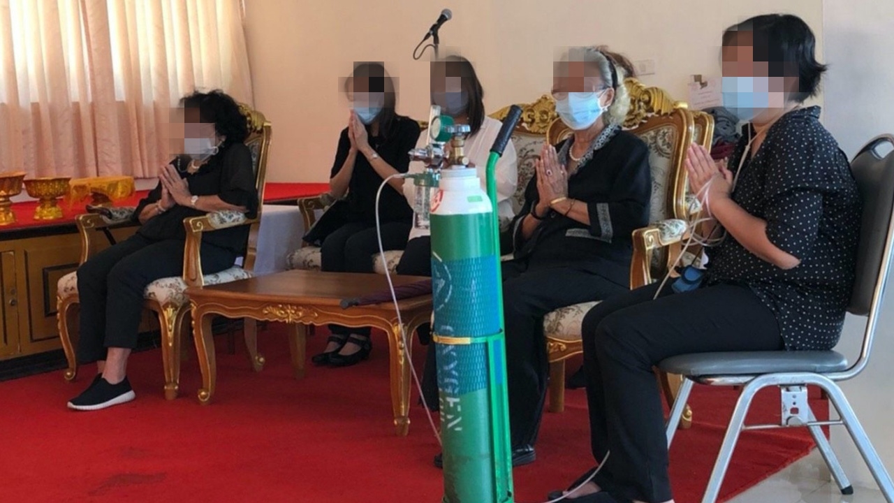  เผยรพ.เอกชนไม่ยอมตรวจโควิด ทำพ่อ-แม่-น้อง ตาย มาเผาศพทั้งถังออกซิเจน 