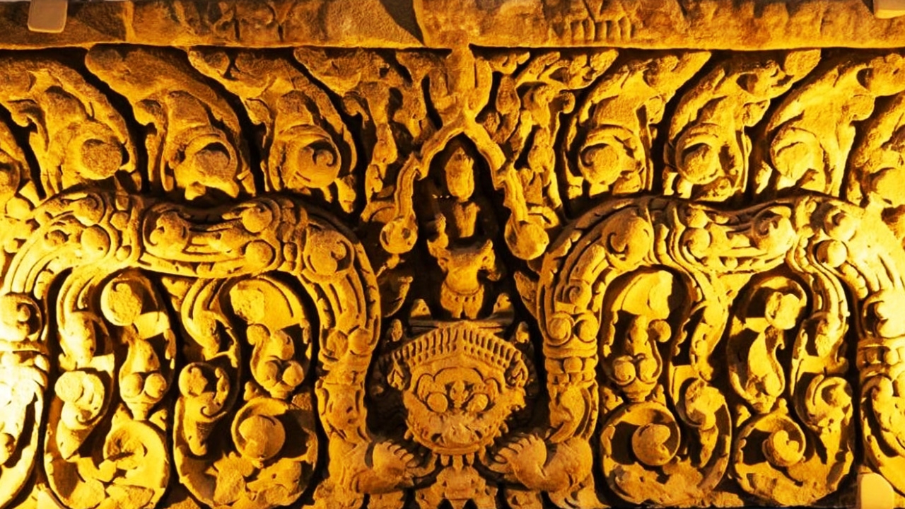 สหรัฐฯ ส่งคืนทับหลัง ปราสาทหนองหงส์-เขาโล้น "พระยม-พระอินทร์" หายไปกว่า 50 ปี