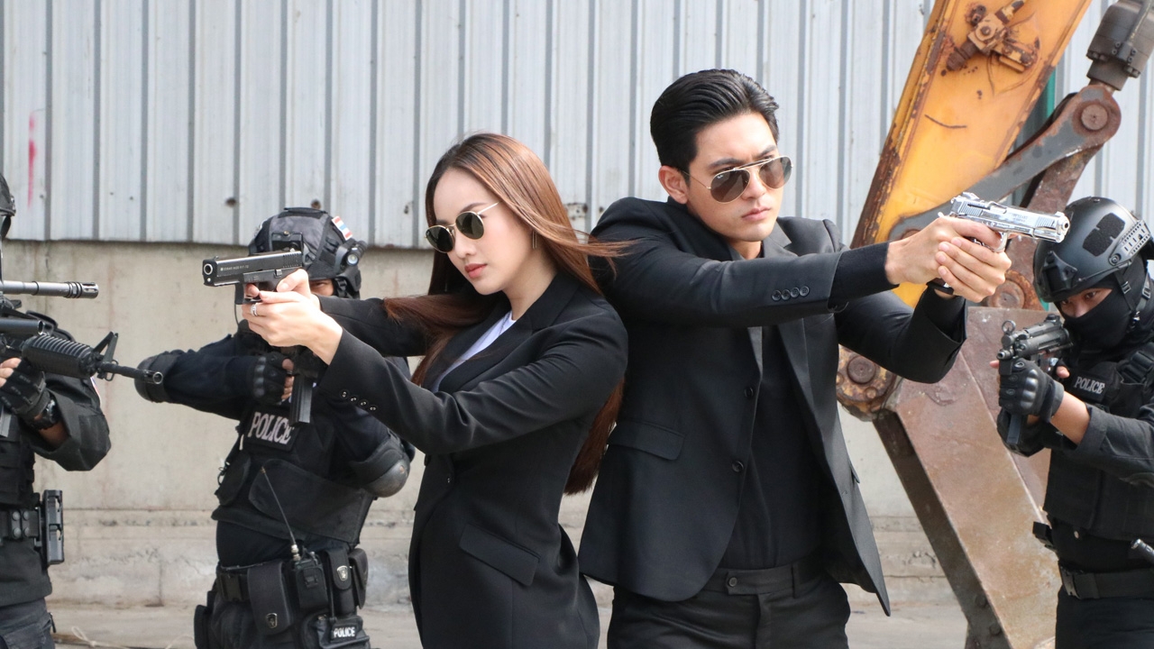 "เข้ม-การ์ตูน" จับมือกระโดดหนีระเบิด บู๊ส่งท้ายละคร "เผาขน" แบบจัดหนัก