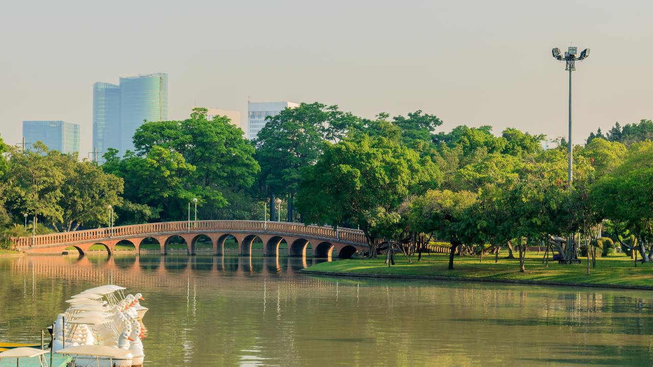 สวนสาธารณะ กทม. เปิดให้บริการแล้ว 05.00 - 21.00 น. เฉพาะเดิน-วิ่ง