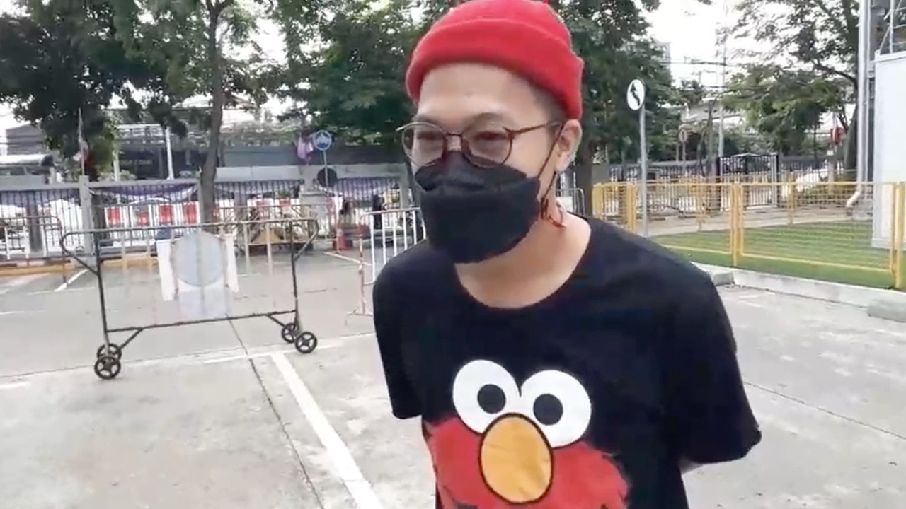 จัสติน เข้าให้การศาลคดีหมิ่นเบื้องสูง ศาลเอาผิดกลุ่มทะลุฟ้าละเมิดอำนาจศาล