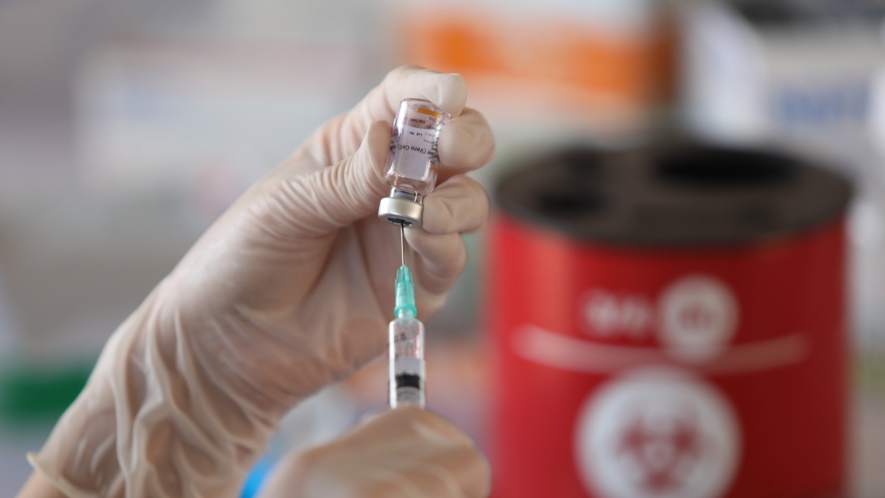 "หมอธีระวัฒน์" เผย เจอปัญหาผู้ได้รับวัคซีนซิโนแวค 2 เข็มแล้ว ภูมิขึ้นน้อย