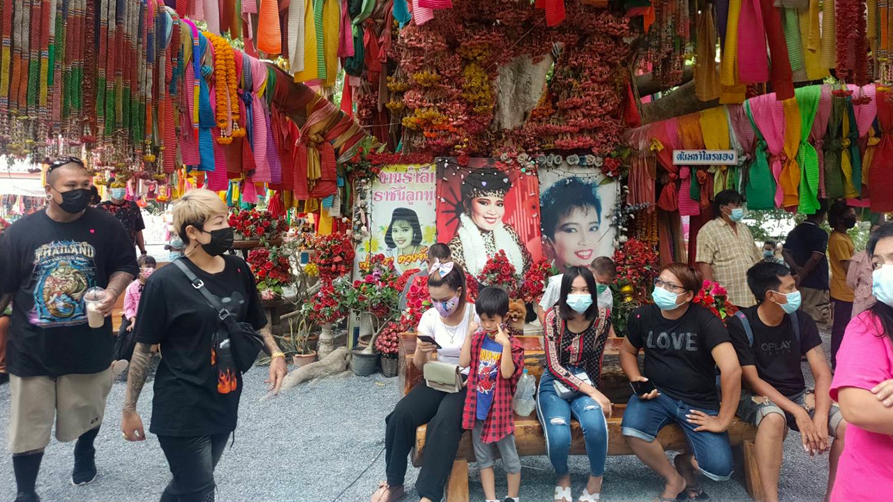 29 ปี "พุ่มพวง" ปี 64 วัดทับกระดาน เงียบเหงา ขณะที่เลขเด็ดหมดเกลี้ยงแผง